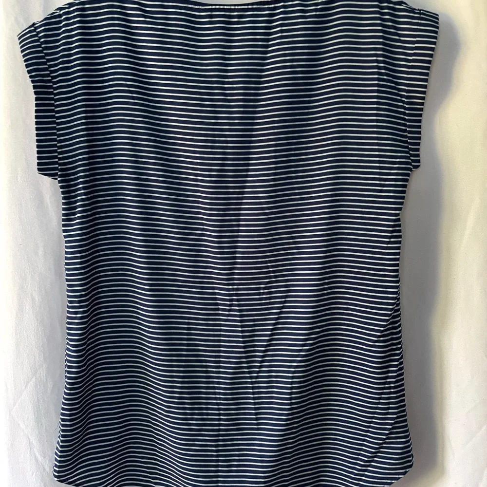 Express Navy & white‎ Striped Women's M cap sleeved top. - Picture 4 of 7